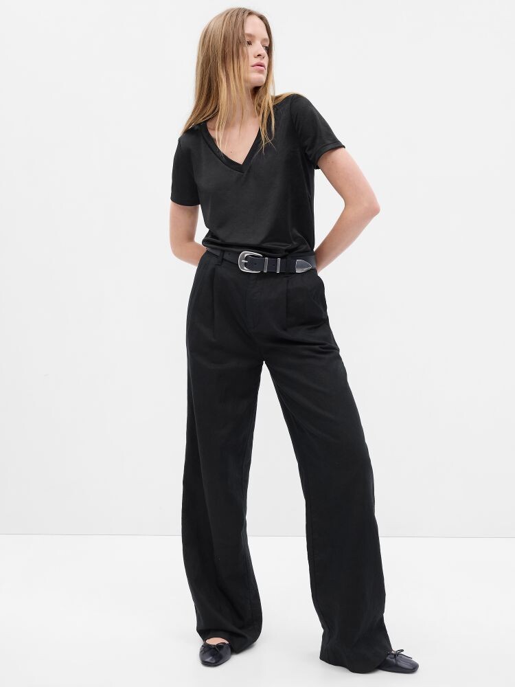 Футболка с v-образным вырезом Gap, черный
Футболка с v-образным вырезом Gap, черный