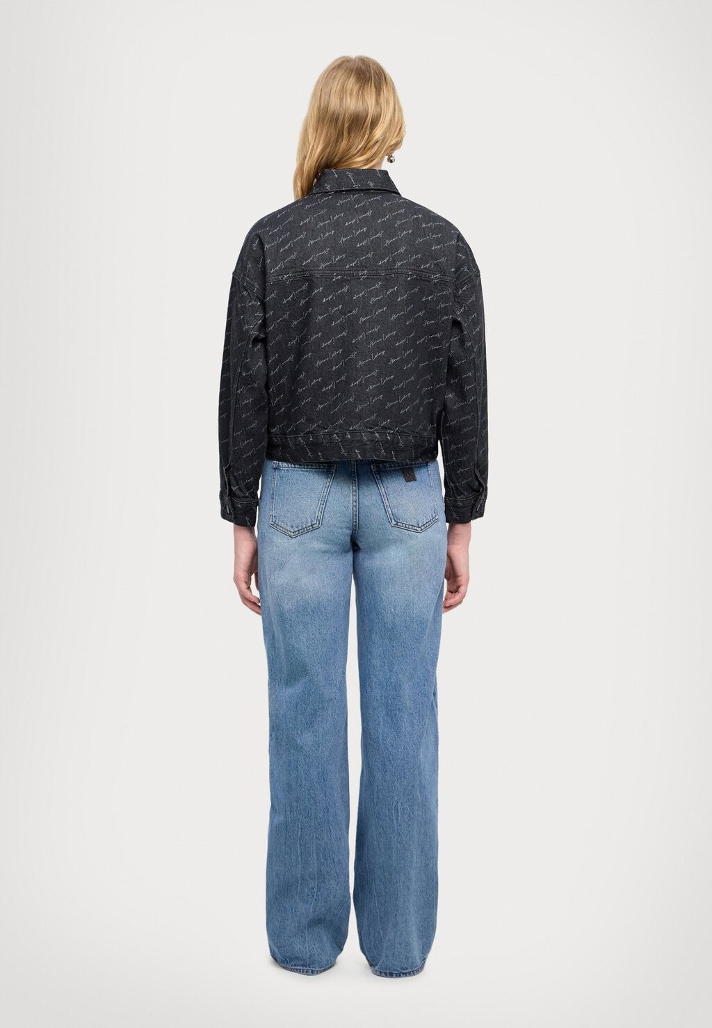 Джинсовая куртка BLOUSON Armani Exchange, синий
Джинсовая куртка BLOUSON Armani Exchange, синий