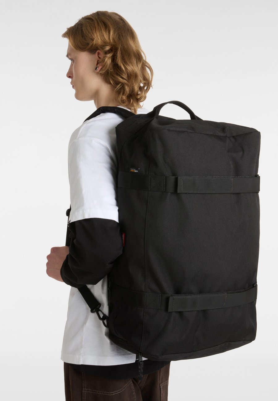 Рюкзак Vans SKATE OVERNIGHT PACK, Black
Рюкзак Vans SKATE OVERNIGHT PACK, Black