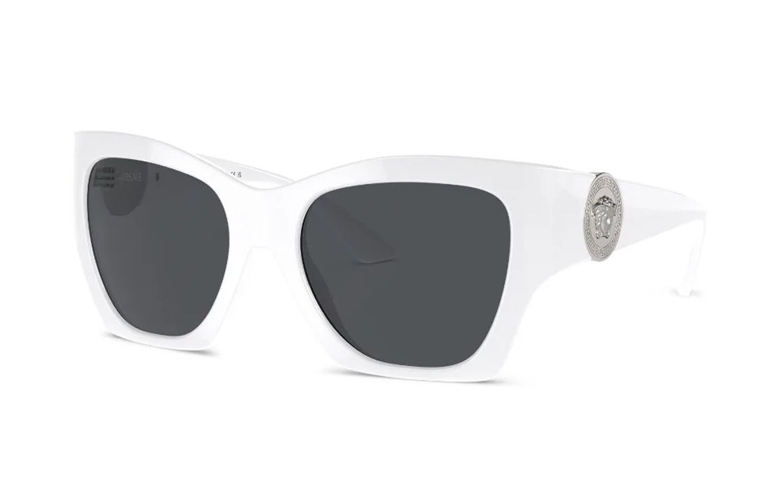 Солнцезащитные очки VERSACE с асимметричной оправой
Солнцезащитные очки VERSACE с асимметричной оправой