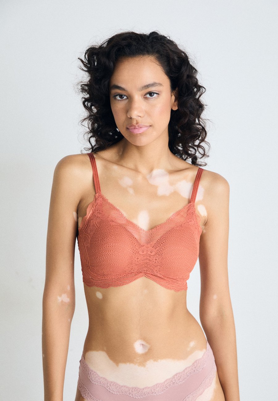 Бюстье Triumph LIFT SMART, Desert Sunset/Brown
Бюстье Triumph LIFT SMART, Desert Sunset/Brown