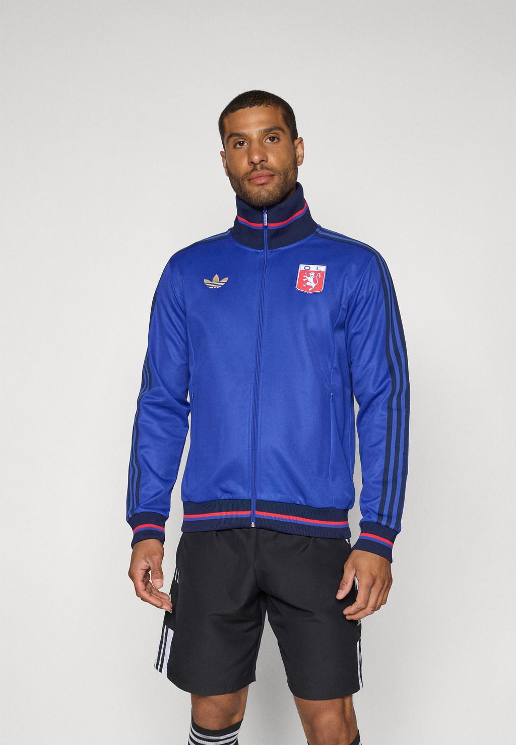Тренировочная куртка OL - Club wear Adidas Originals, синий
Тренировочная куртка OL - Club wear Adidas Originals, синий
