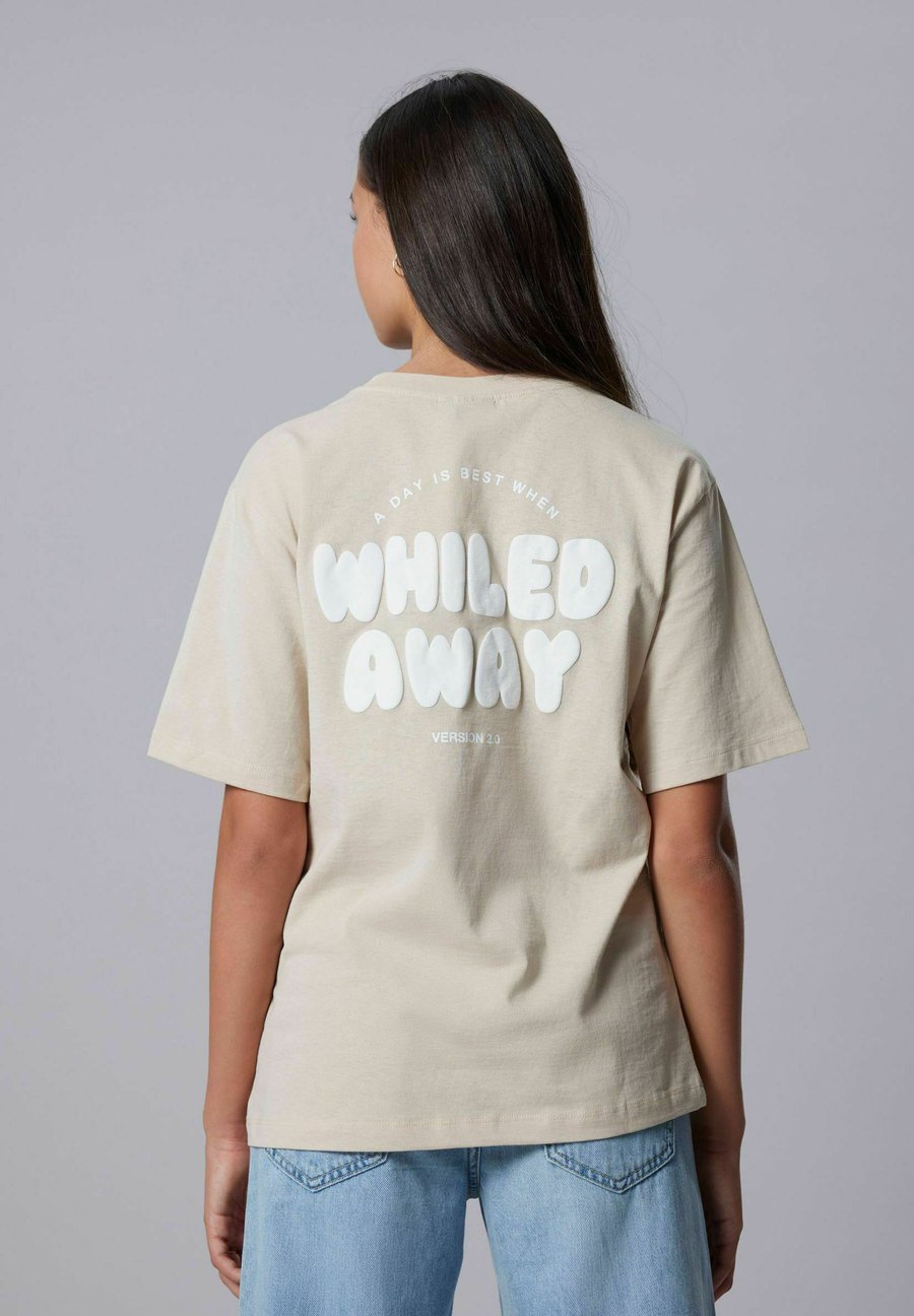 Футболка LMTD Print T-shirt, Peyote/Beige
Футболка LMTD Print T-shirt, Peyote/Beige