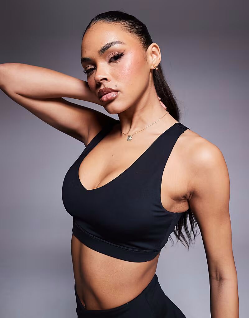 Спортивный бюстгальтер со спинкой-борцовкой и средней поддержкой 4505, черный
Спортивный бюстгальтер со спинкой-борцовкой и средней поддержкой 4505, черный