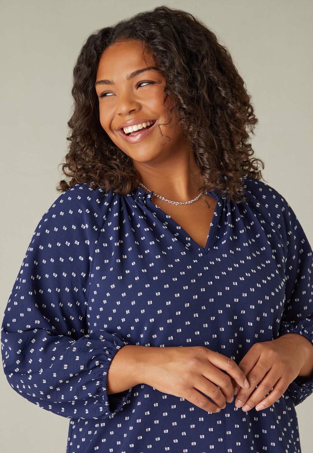 Блуза DOBBY RUFFLE NECK BLOUSE Live Unlimited London, синий
Блуза DOBBY RUFFLE NECK BLOUSE Live Unlimited London, синий