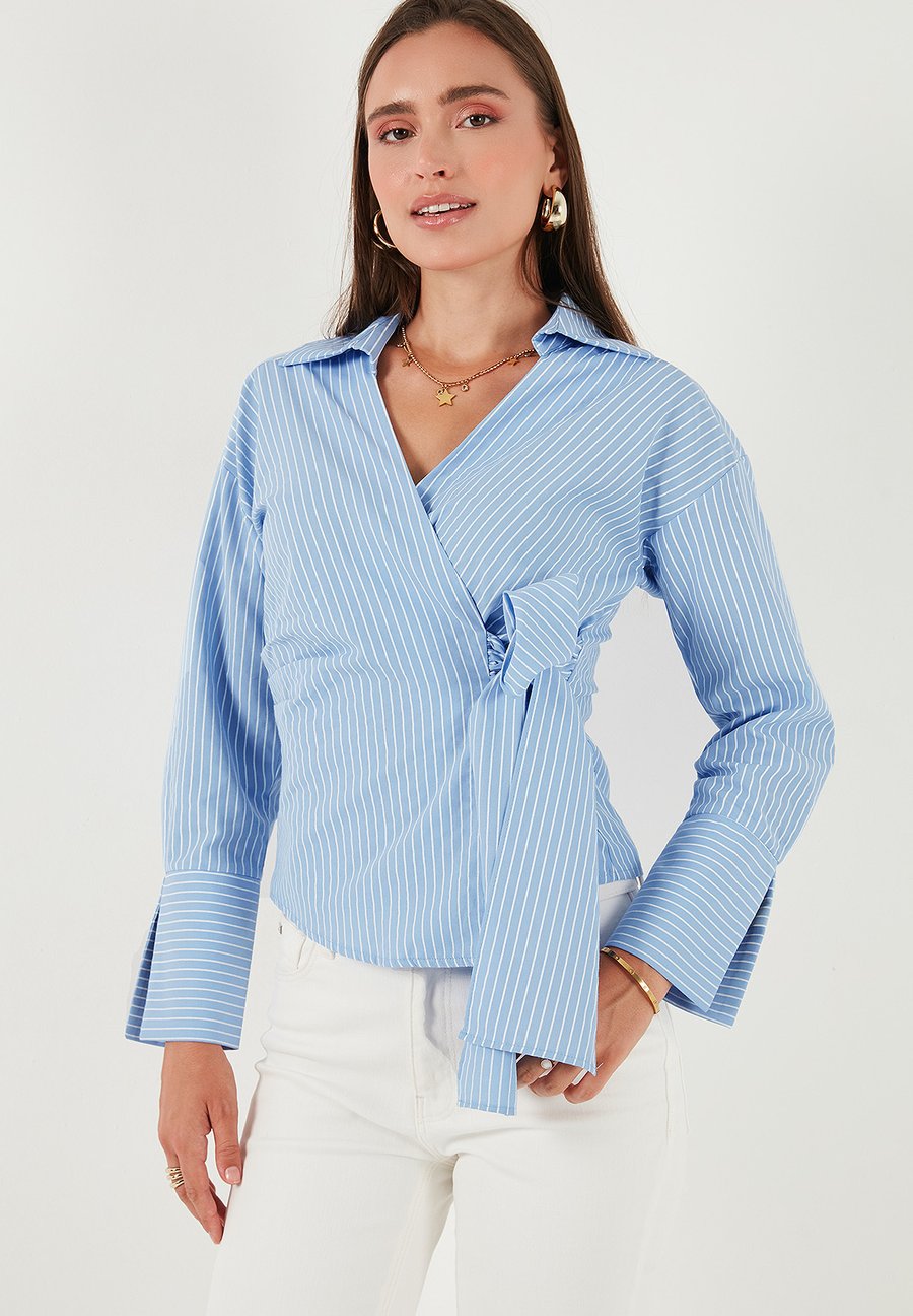 Блуза LELA REGULAR FIT, Blue Striped/Blue
Блуза LELA REGULAR FIT, Blue Striped/Blue