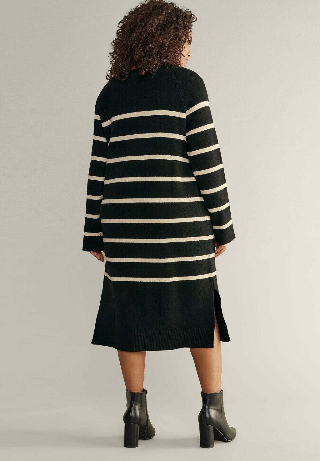 Платье-джемпер Evans, антрацит
Платье-джемпер Evans, антрацит