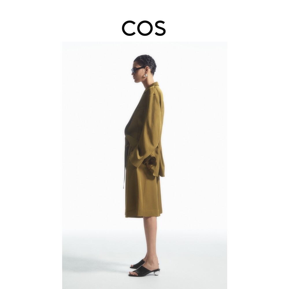 Шорты женские Cos с широкими штанинами, хаки / зеленый
Шорты женские Cos с широкими штанинами, хаки / зеленый