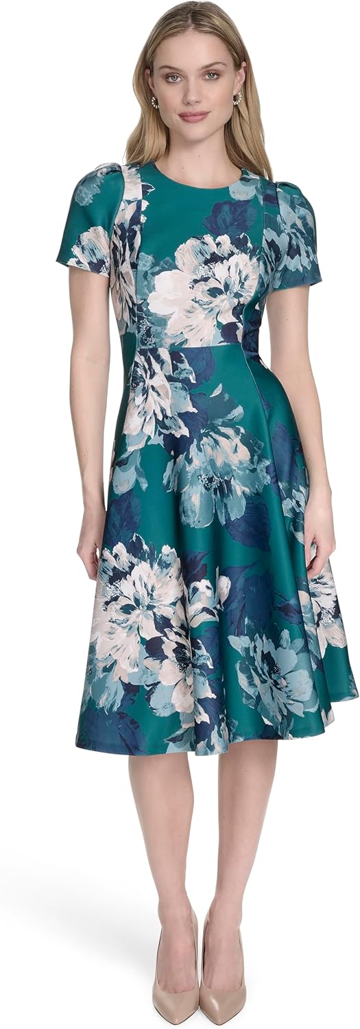 Женское платье-трапеция с короткими рукавами и цветочным принтом Calvin Klein из крепа Scuba, Sequoia Mlt
Женское платье-трапеция с короткими рукавами и цветочным принтом Calvin Klein из крепа Scuba, Sequoia Mlt