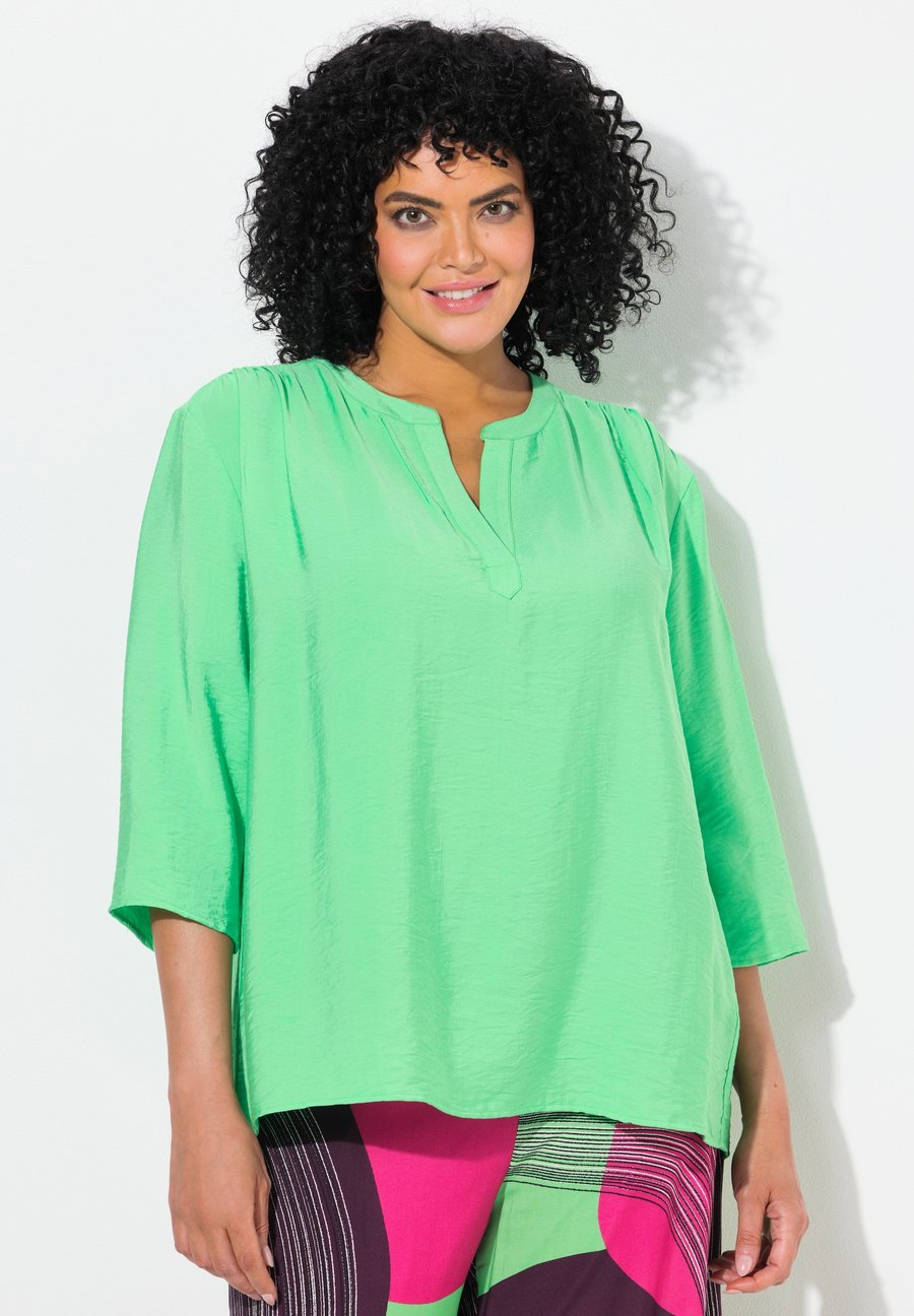 Блуза Ulla Popken GATHERED SHOULDER 3/4 SLEEVE , Kiwi/Green
Блуза Ulla Popken GATHERED SHOULDER 3/4 SLEEVE , Kiwi/Green