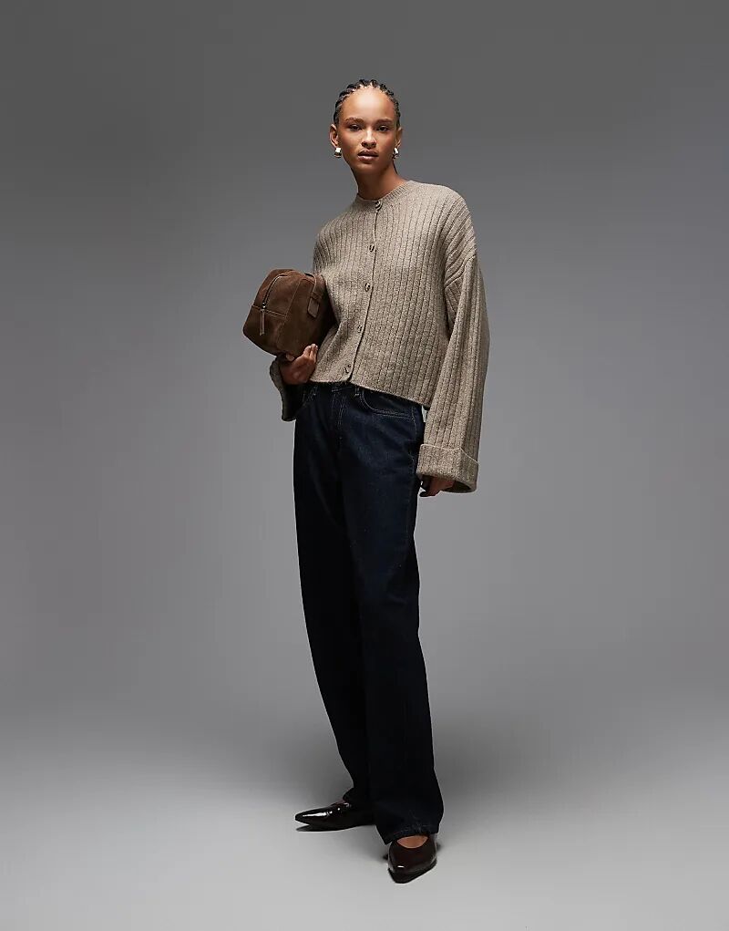 Вязаный кардиган ASOS DESIGN с отворотами на манжетах цвета мокко
Вязаный кардиган ASOS DESIGN с отворотами на манжетах цвета мокко