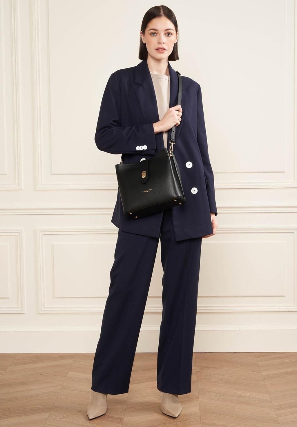 Сумка через плечо TOP DOUBLE LANCASTER, черный
Сумка через плечо TOP DOUBLE LANCASTER, черный