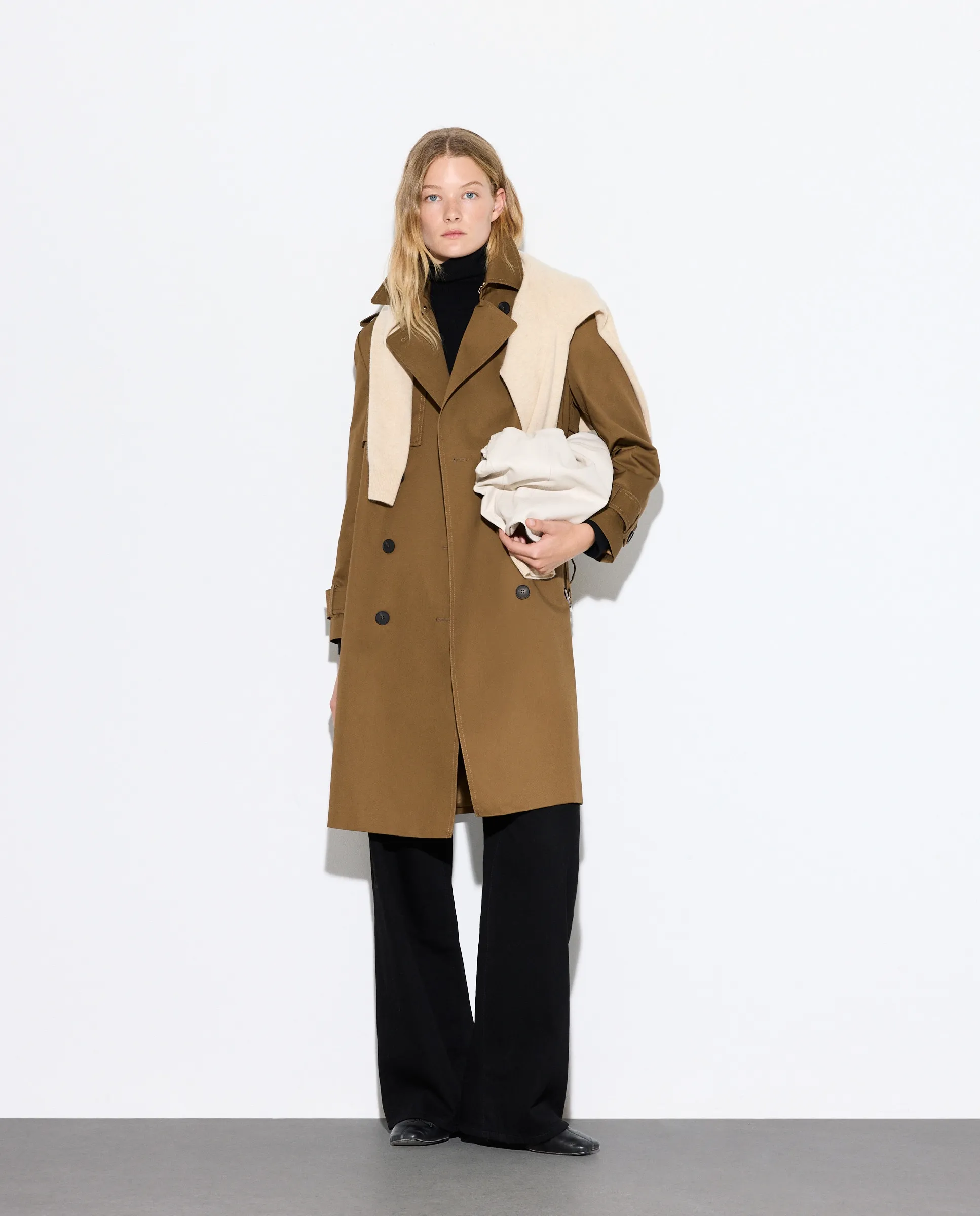 Длинный гладкий женский плащ Woman El Corte Inglés, коричневый 
Длинный гладкий женский плащ Woman El Corte Inglés, коричневый