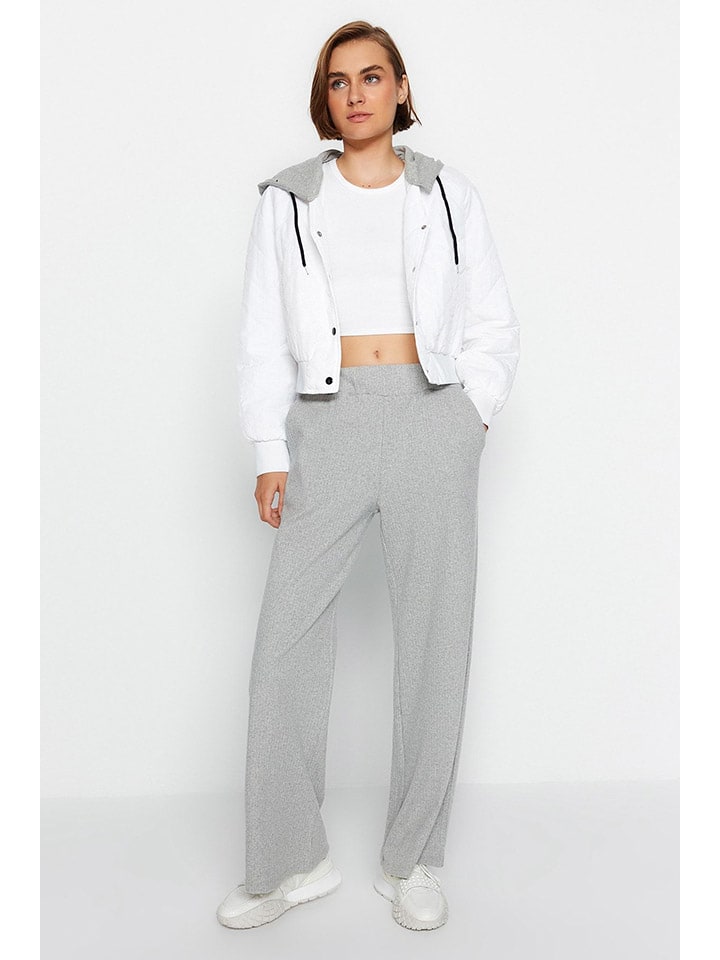 Тканевые брюки trendyol, серый
Тканевые брюки trendyol, серый