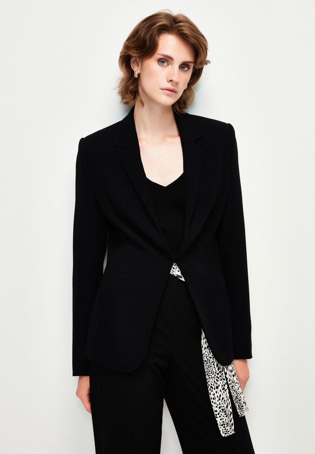 Блейзер HOOKED WITH POCKET adL, черный
Блейзер HOOKED WITH POCKET adL, черный