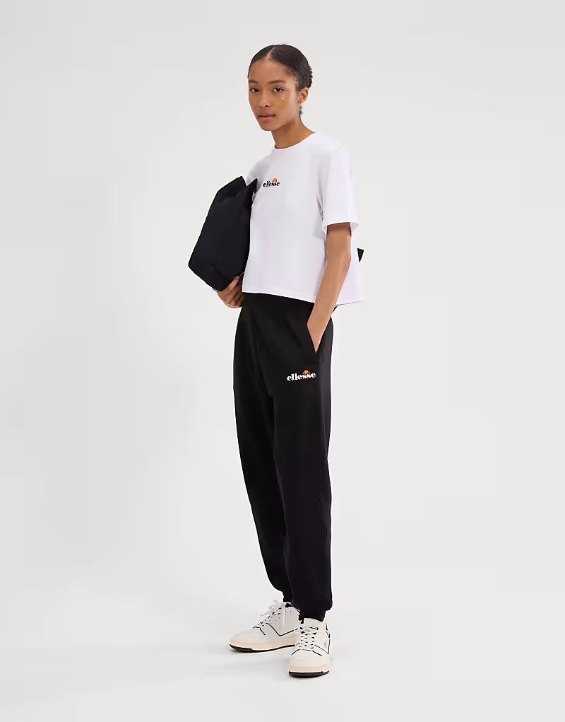 Спортивные брюки Majana 2 Jogger черного цвета Ellesse
Спортивные брюки Majana 2 Jogger черного цвета Ellesse