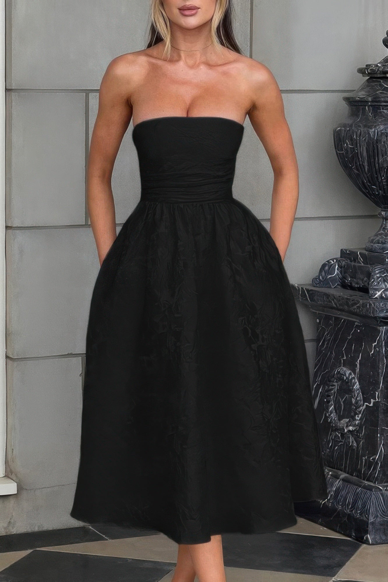 Прямое бесшовное платье с жаккардовым сатином и вышивкой TRUEDAMES, черный
Прямое бесшовное платье с жаккардовым сатином и вышивкой TRUEDAMES, черный