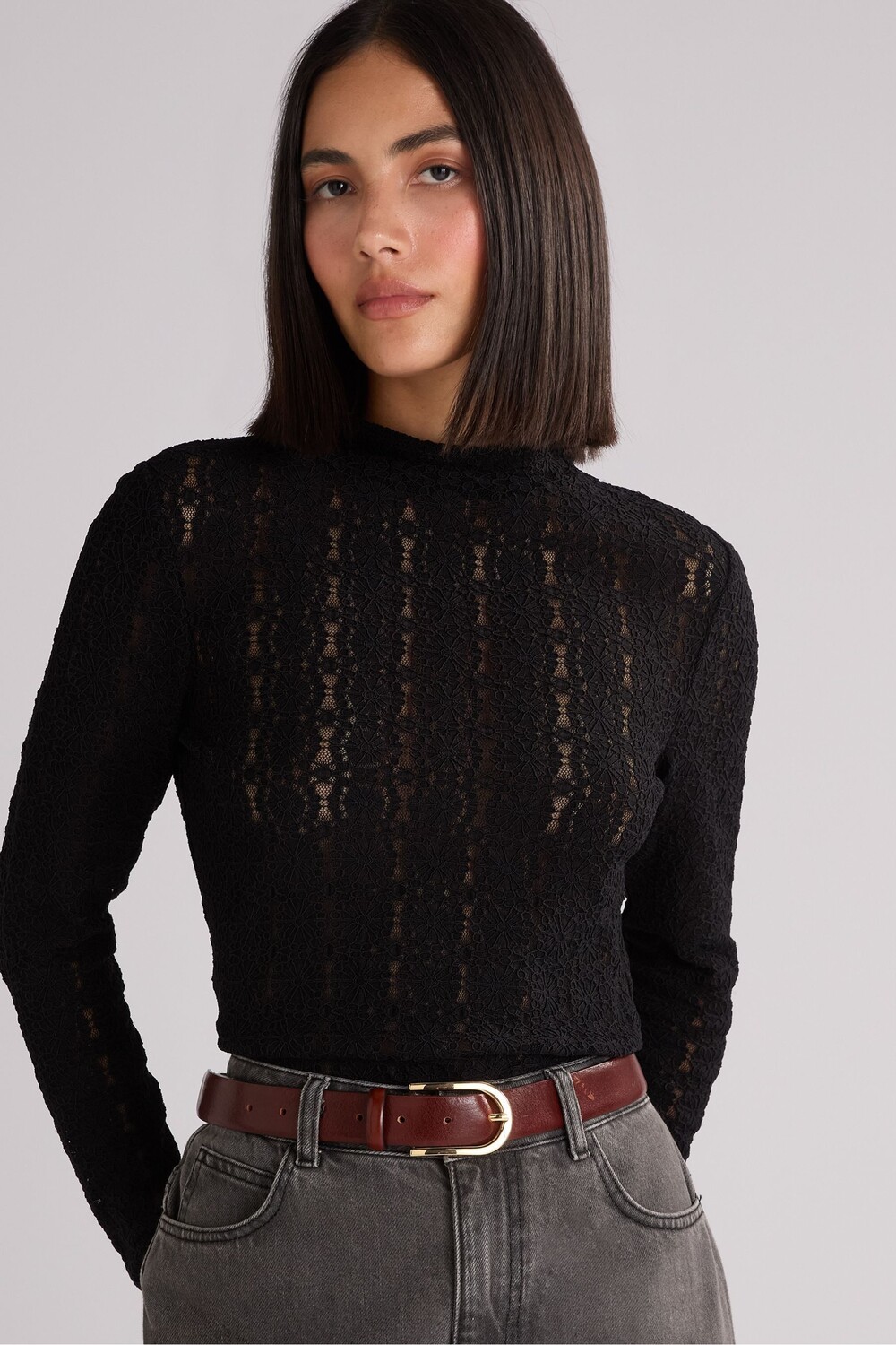 Кружевной топ с высоким воротом Ro&Zo, черный
Кружевной топ с высоким воротом Ro&Zo, черный