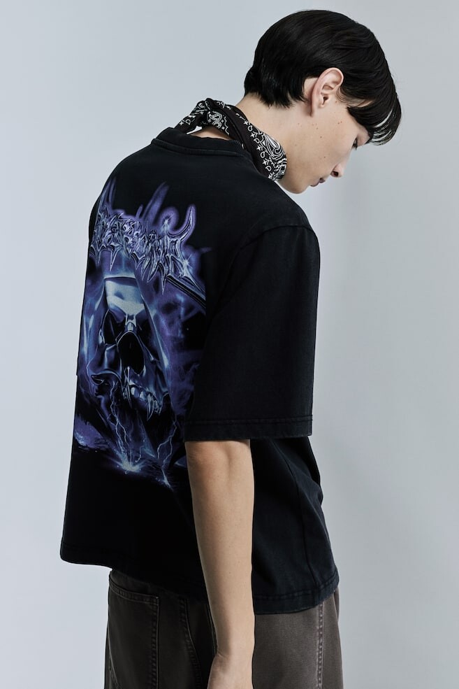 Футболка оверсайз с принтом в винтажном стиле H&M, черный 
Футболка оверсайз с принтом в винтажном стиле H&M, черный