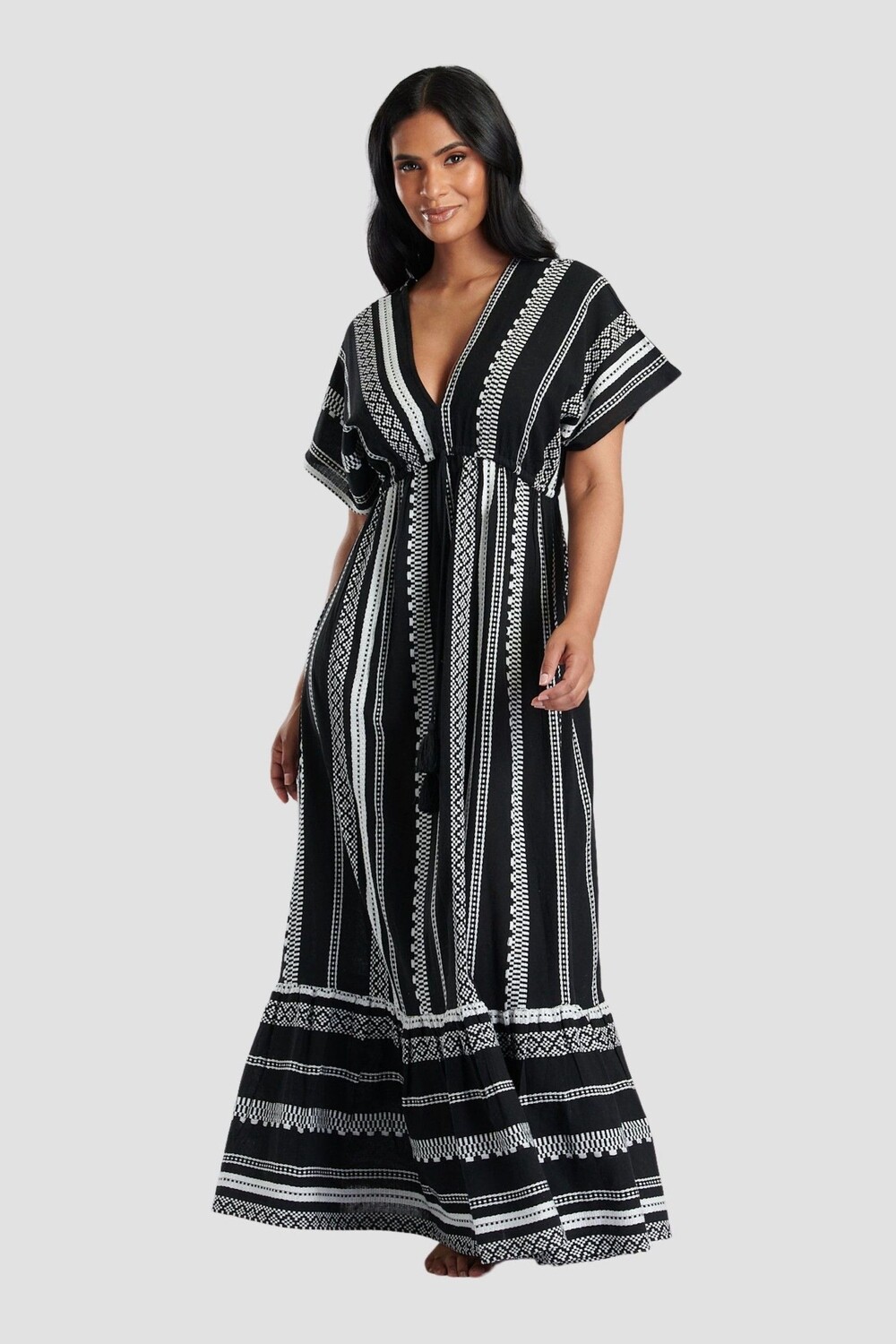 Жаккардовое платье-макси с вышивкой и V-образным вырезом South Beach, черный
Жаккардовое платье-макси с вышивкой и V-образным вырезом South Beach, черный