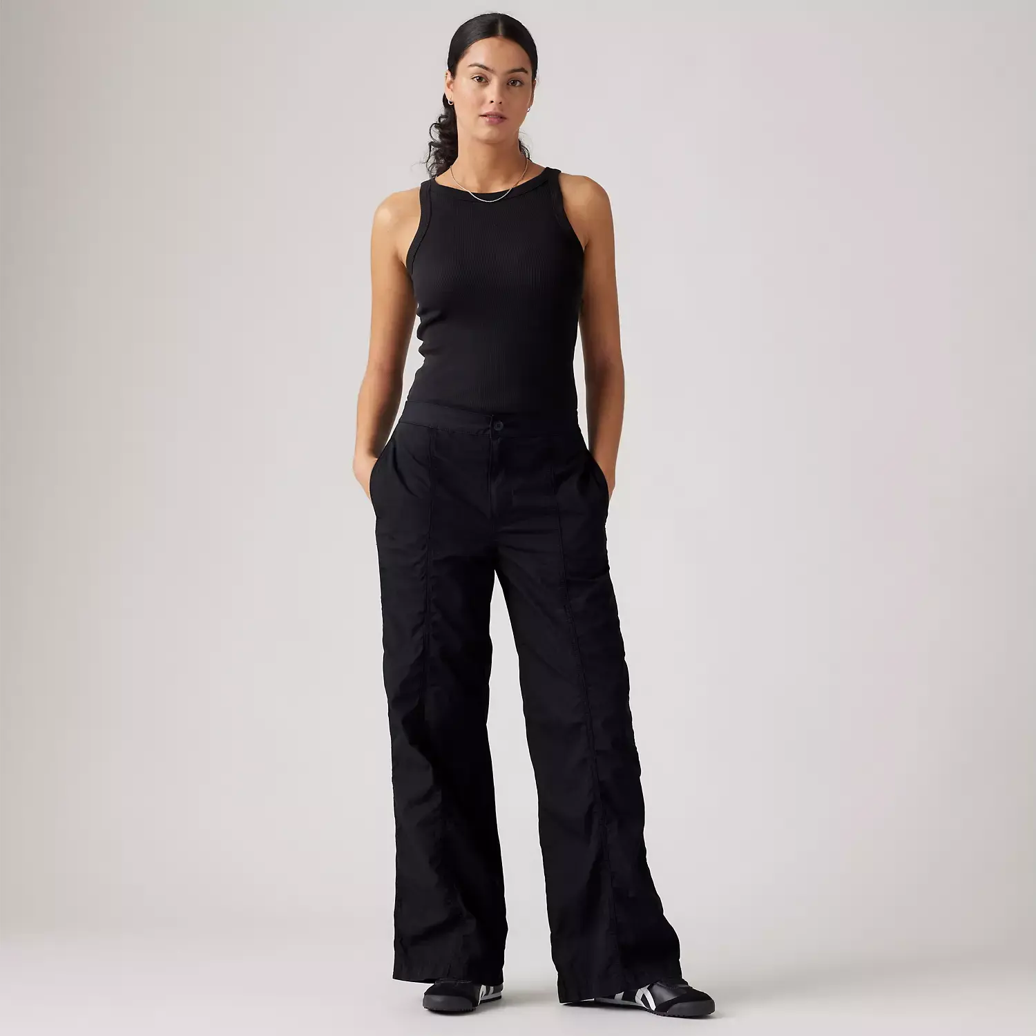 Женские брюки-парашюты мешковатые Levi's, цвет Anthracite Night - Black
Женские брюки-парашюты мешковатые Levi's, цвет Anthracite Night - Black