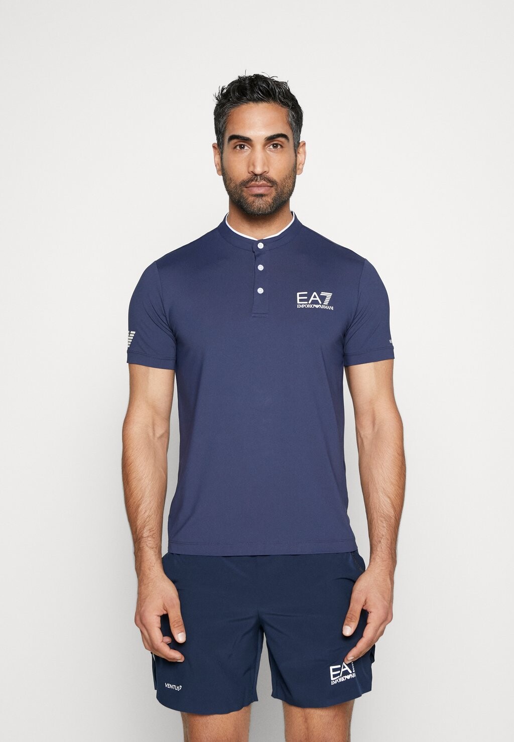 Спортивная футболка TENNIS PRO SERAFINO EA7 Emporio Armani, темно-синий
Спортивная футболка TENNIS PRO SERAFINO EA7 Emporio Armani, темно-синий