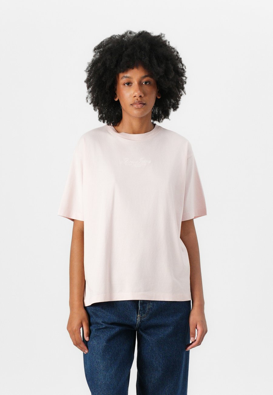 Футболка Guess Jeans SCRIPT TEE, Royal Blush/Light Pink, Розовый, Футболка Guess Jeans SCRIPT TEE, Royal Blush/Light Pink
Футболка Guess Jeans SCRIPT TEE, Royal Blush/Light Pink, Розовый, Футболка Guess Jeans SCRIPT TEE, Royal Blush/Light Pink