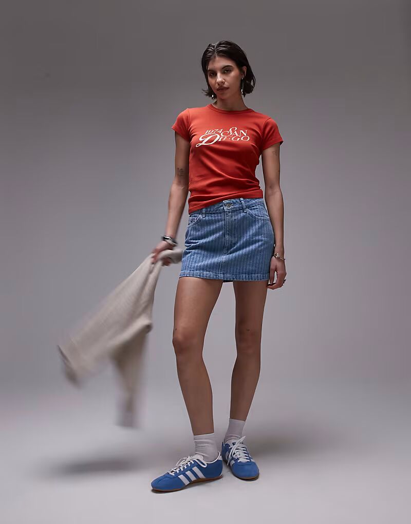 Мини-юбка из денима Topshop в полоску цвета белизны
Мини-юбка из денима Topshop в полоску цвета белизны