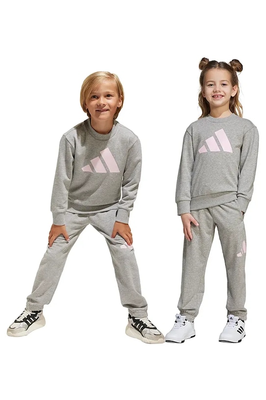 Детский спортивный костюм Adidas, серый
Детский спортивный костюм Adidas, серый