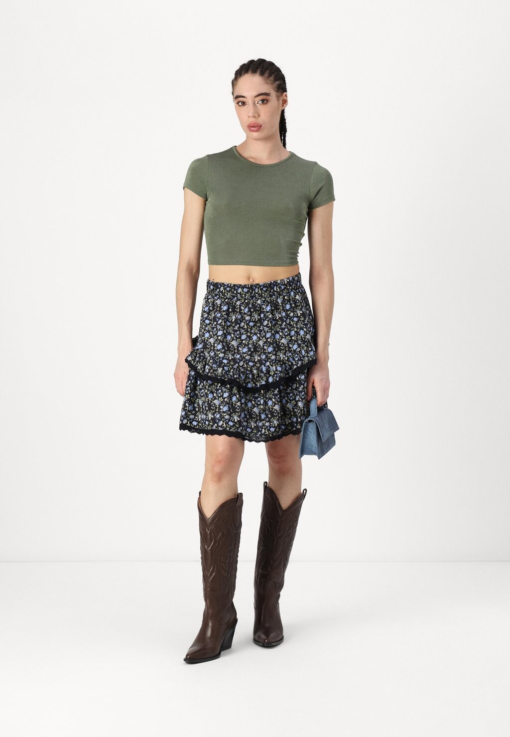 Топ DOLLY ROCHED CROP WAL G., зеленый
Топ DOLLY ROCHED CROP WAL G., зеленый