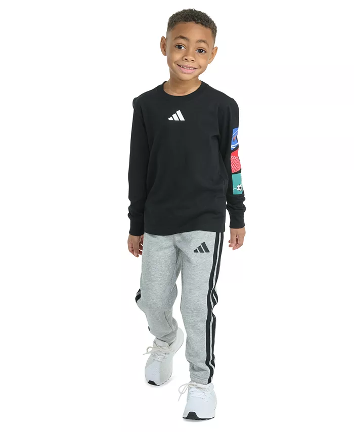 Детский комплект для мальчиков: футболка с длинным рукавом и принтом + джоггеры, 2 предмета adidas, мультиколор
Детский комплект для мальчиков: футболка с длинным рукавом и принтом + джоггеры, 2 предмета adidas, мультиколор