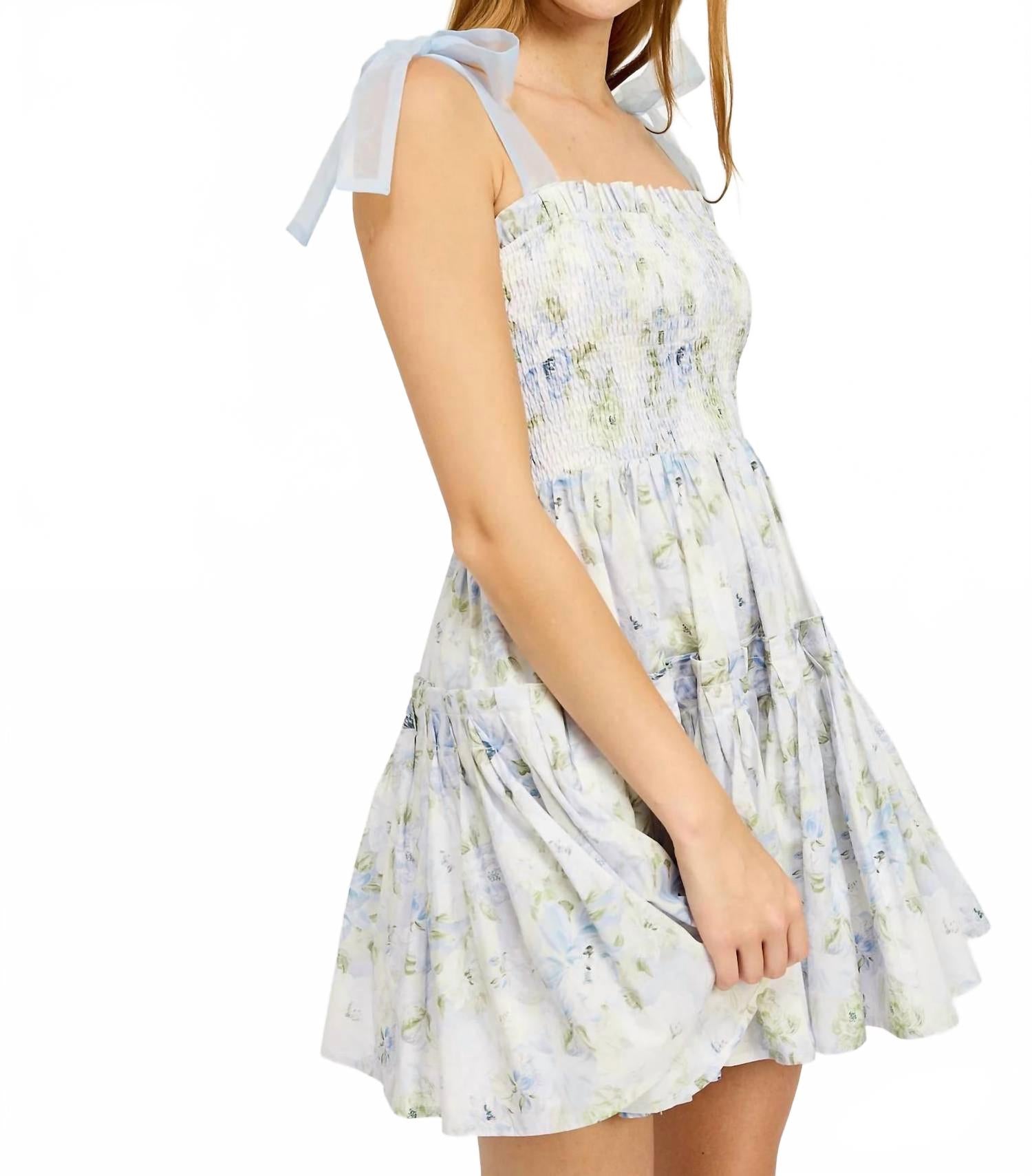 Синий шалфейный цветочный мини-сарафан En Saison
Синий шалфейный цветочный мини-сарафан En Saison