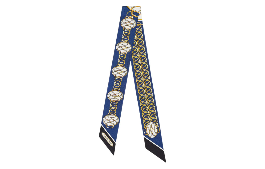 Шелковый шарф унисекс морской синий/черный/золотой HERMES
Шелковый шарф унисекс морской синий/черный/золотой HERMES