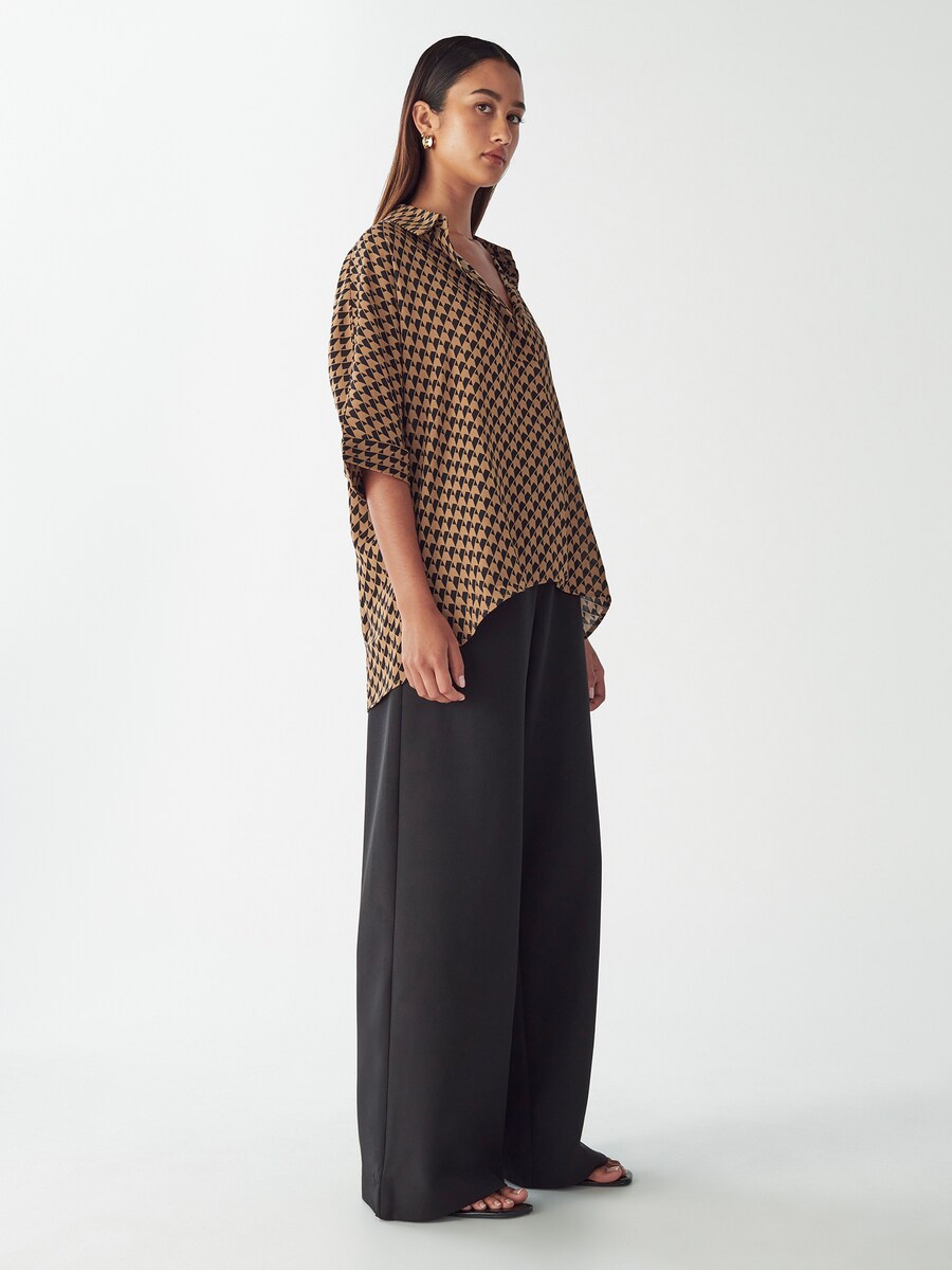 Блузка Willa Leonardo, кэмел
Блузка Willa Leonardo, кэмел