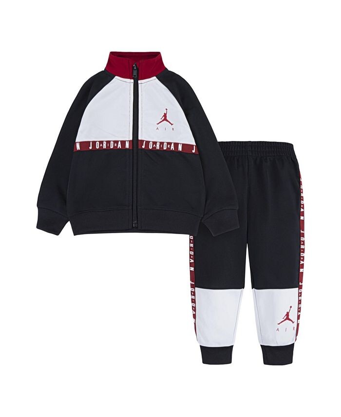 Трикотажная куртка Jumpman с воздушными блоками и брюки-джоггеры для маленьких мальчиков, комплект из 2 предметов Jordan, черный
Трикотажная куртка Jumpman с воздушными блоками и брюки-джоггеры для маленьких мальчиков, комплект из 2 предметов Jordan, черный