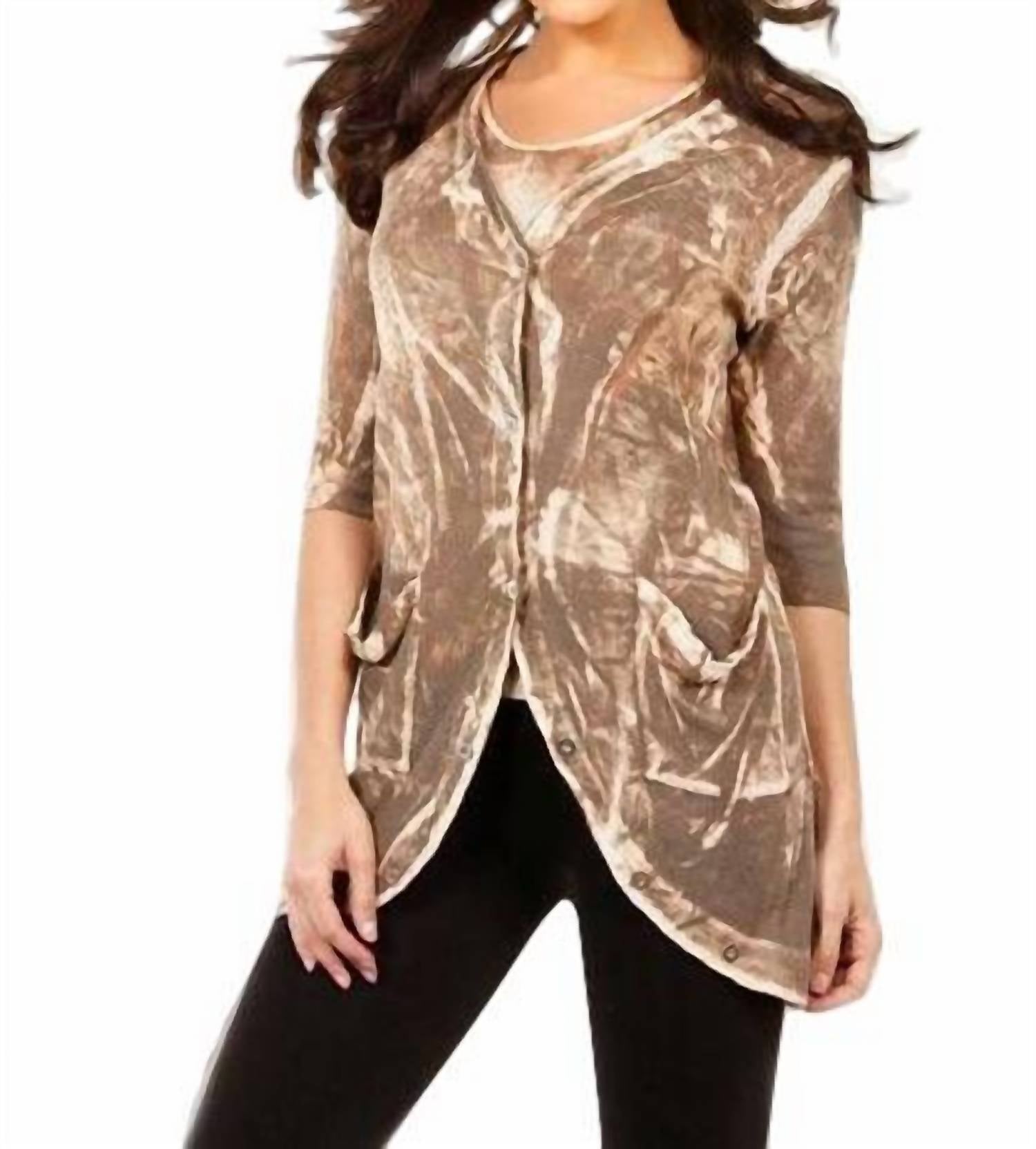 Длинный кардиган из выбеленного льна с застежкой на спине в мраморном цвете ANGEL
Длинный кардиган из выбеленного льна с застежкой на спине в мраморном цвете ANGEL