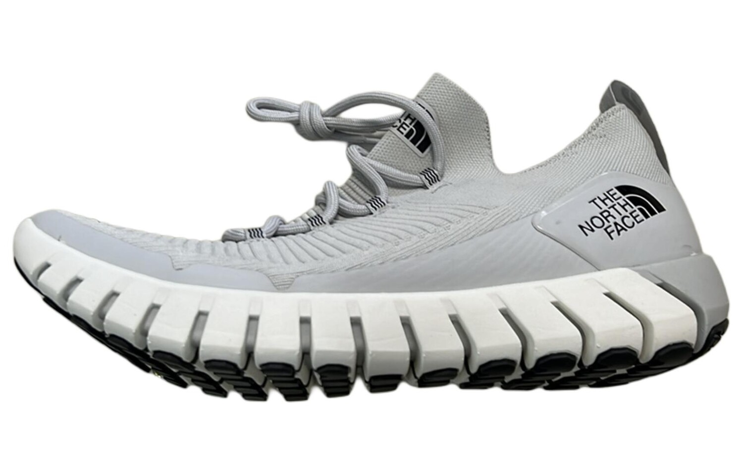 Обувь для активного отдыха на открытом воздухе, мужская, низкая, серая The North Face
Обувь для активного отдыха на открытом воздухе, мужская, низкая, серая The North Face