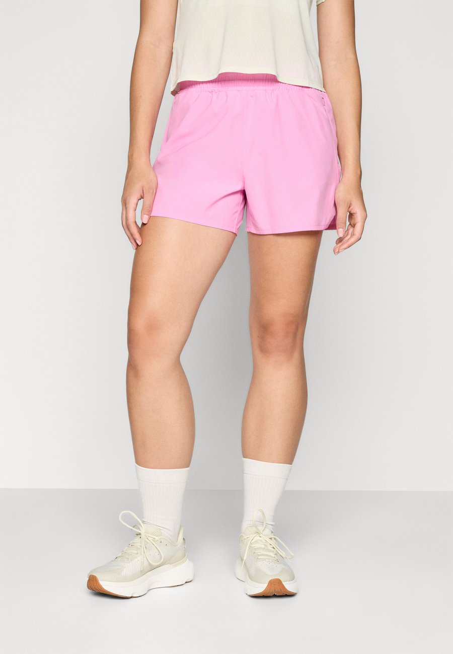 Спортивные шорты Salomon SHKOUT CORE SHORTS, Cyclamen/Light Pink
Спортивные шорты Salomon SHKOUT CORE SHORTS, Cyclamen/Light Pink