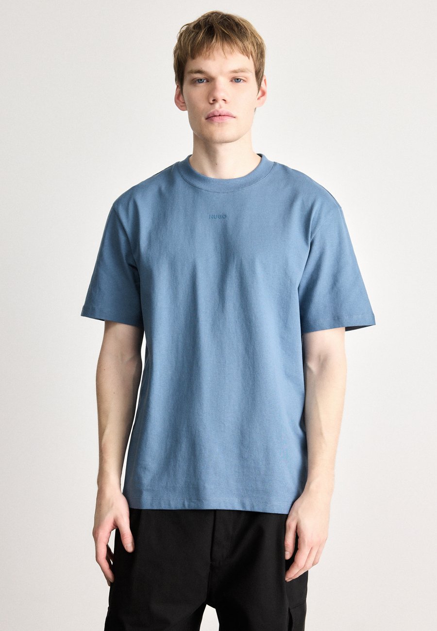 Футболка HUGO DAPOLINO, Open Blue/Blue, Синий, Футболка HUGO DAPOLINO, Open Blue/Blue
Футболка HUGO DAPOLINO, Open Blue/Blue, Синий, Футболка HUGO DAPOLINO, Open Blue/Blue