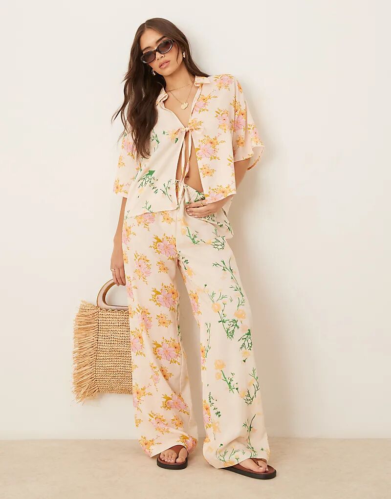 Пляжные брюки ASOS DESIGN Abi с разноцветным цветочным принтом
Пляжные брюки ASOS DESIGN Abi с разноцветным цветочным принтом