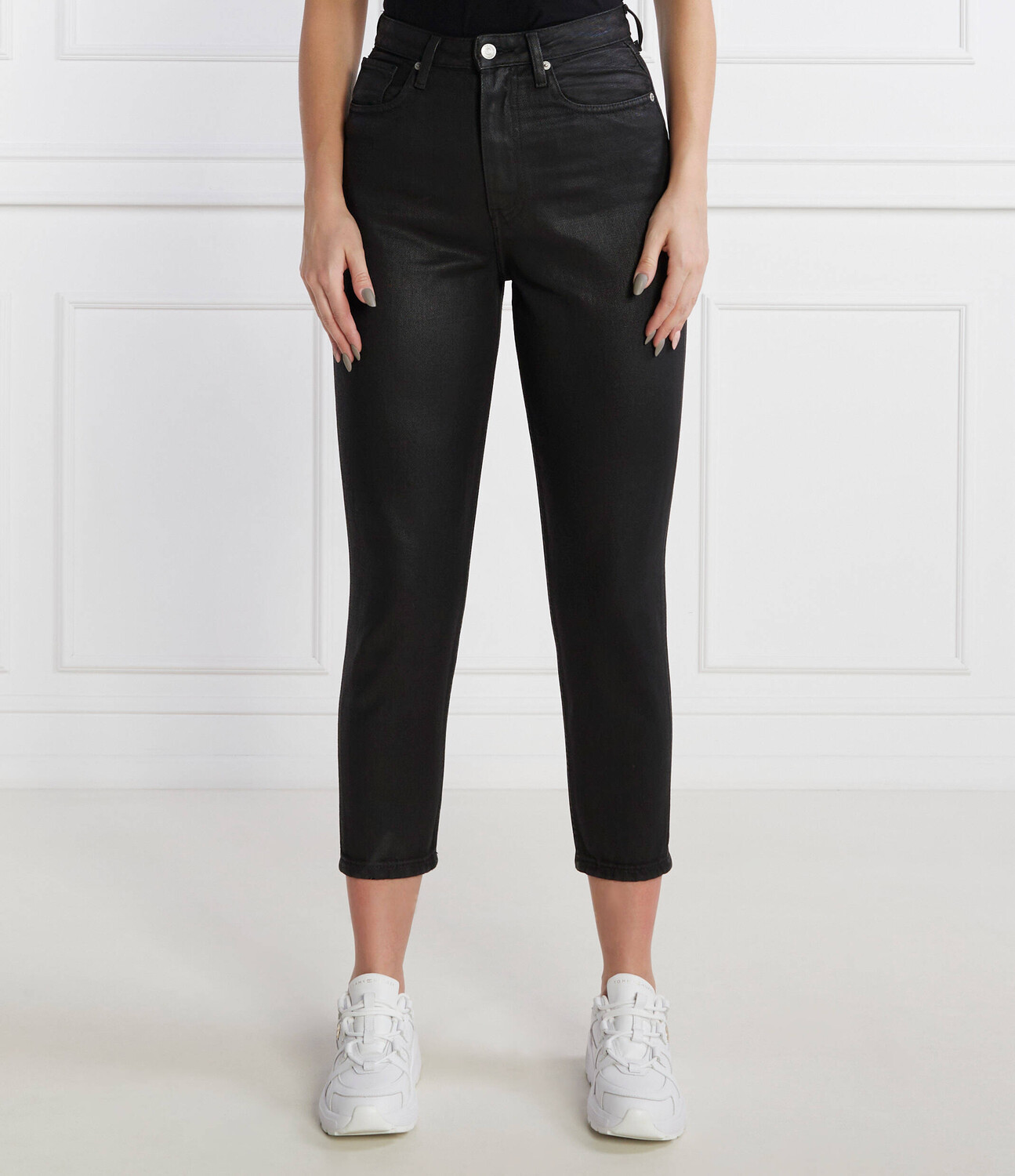 Джинсы Tommy Hilfiger CARROT HW A CTD BLK Regular Fit, черный 
Джинсы Tommy Hilfiger CARROT HW A CTD BLK Regular Fit, черный