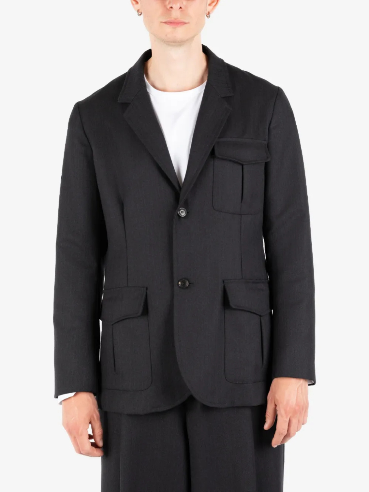 Блейзер Société Anonyme на двух пуговицах с накладными карманами, черный
Блейзер Société Anonyme на двух пуговицах с накладными карманами, черный