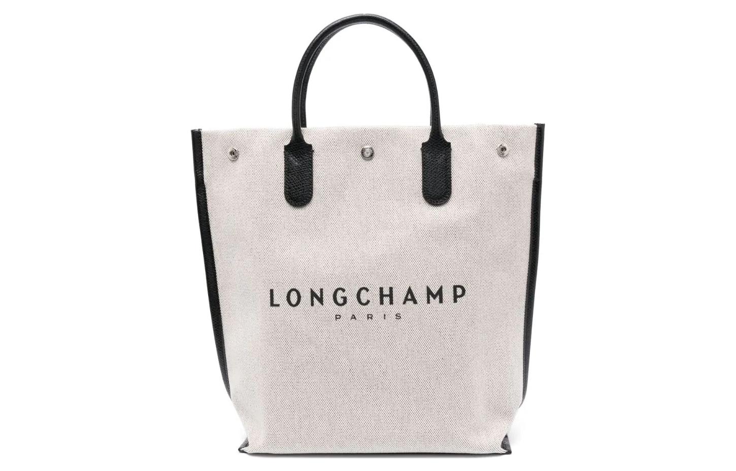 Необходимая сумка-багет среднего размера LONGCHAMP, бежевая
Необходимая сумка-багет среднего размера LONGCHAMP, бежевая