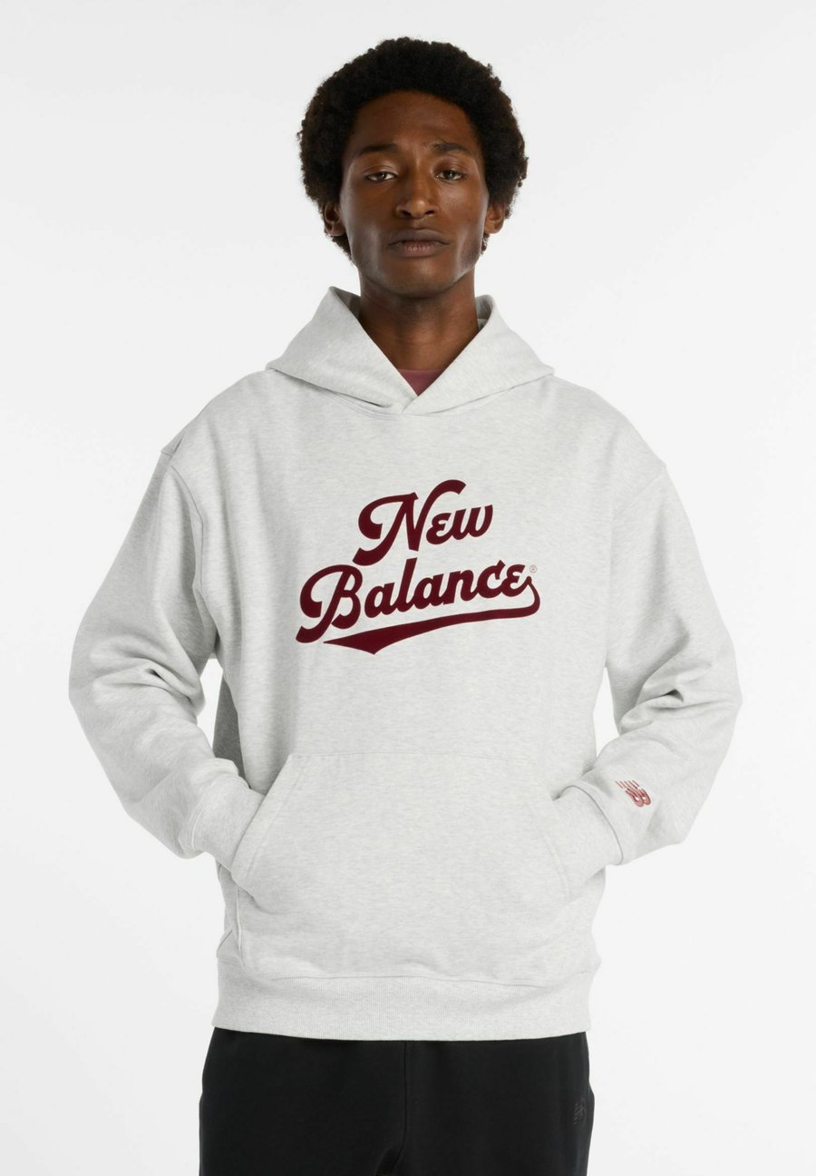 Худи New Balance ATHLETICS LEGACY , Ash Heather/Grey
Худи New Balance ATHLETICS LEGACY , Ash Heather/Grey