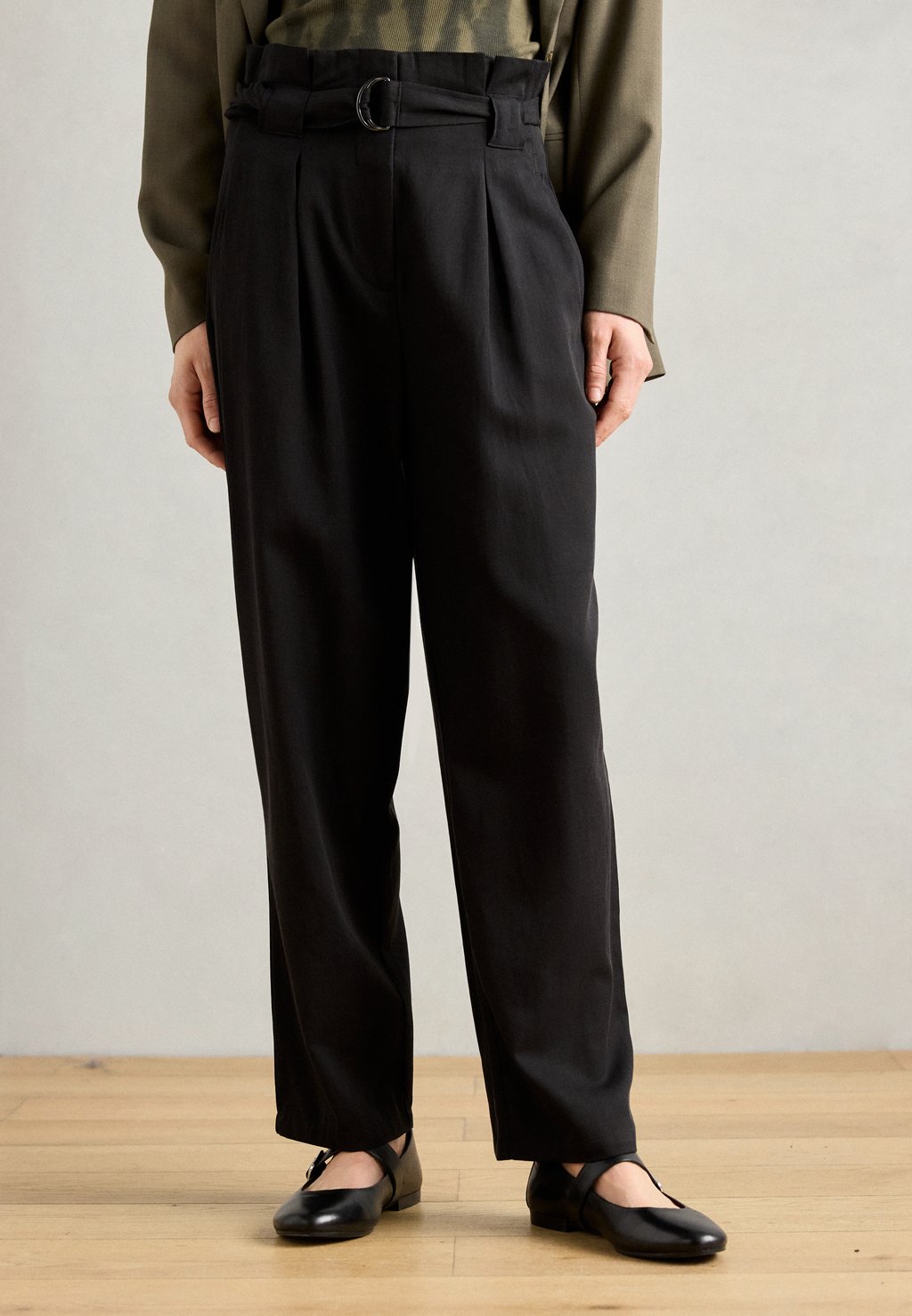 Брюки DAISY Scotch & Soda, черный
Брюки DAISY Scotch & Soda, черный