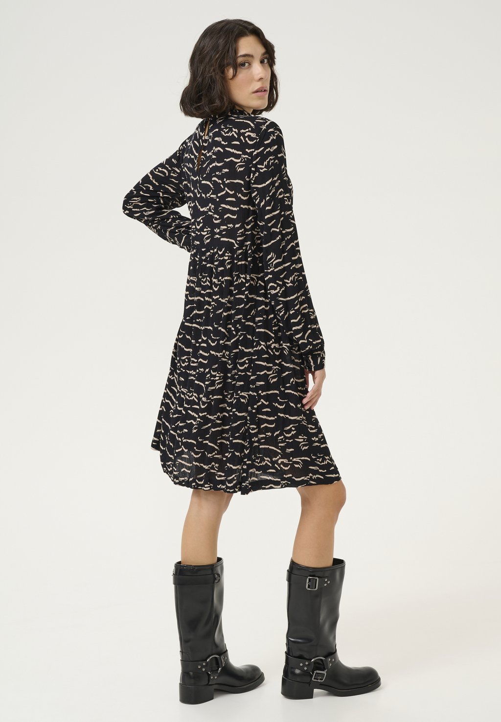Повседневное платье KALUNA Kaffe, черный
Повседневное платье KALUNA Kaffe, черный