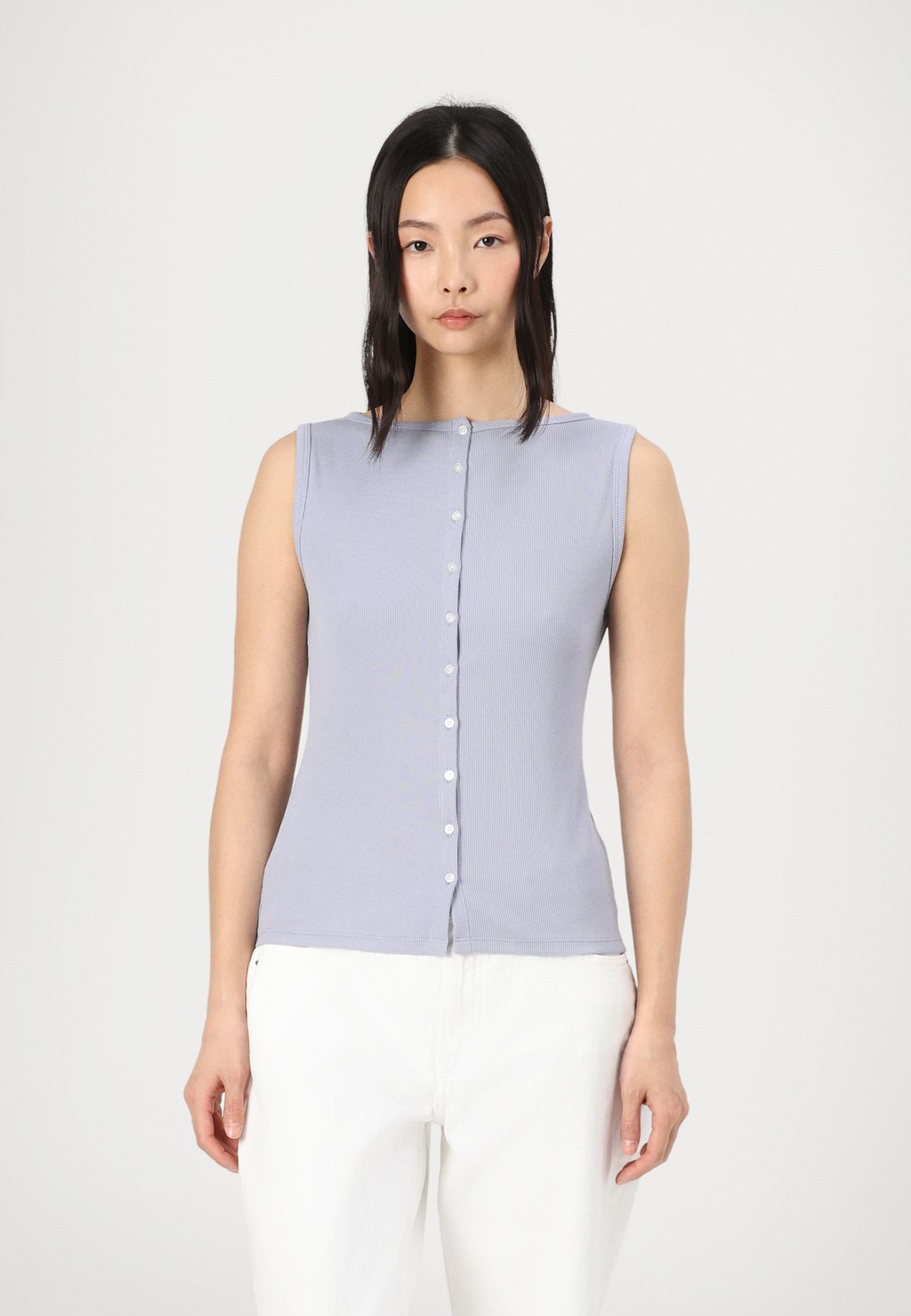 Топ BARE POWDERED SLASH NECK BUTTON THROUGH LONGLINE Abercrombie & Fitch, сине-зеленый
Топ BARE POWDERED SLASH NECK BUTTON THROUGH LONGLINE Abercrombie & Fitch, сине-зеленый