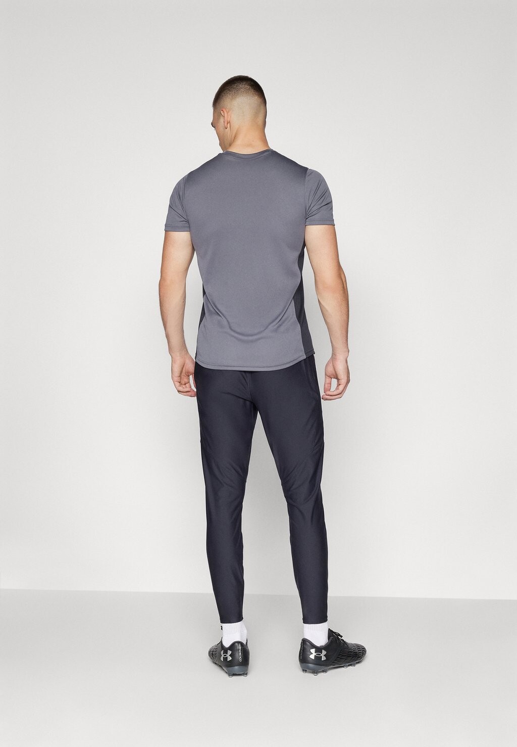 Спортивные штаны Under Armour, черный
Спортивные штаны Under Armour, черный