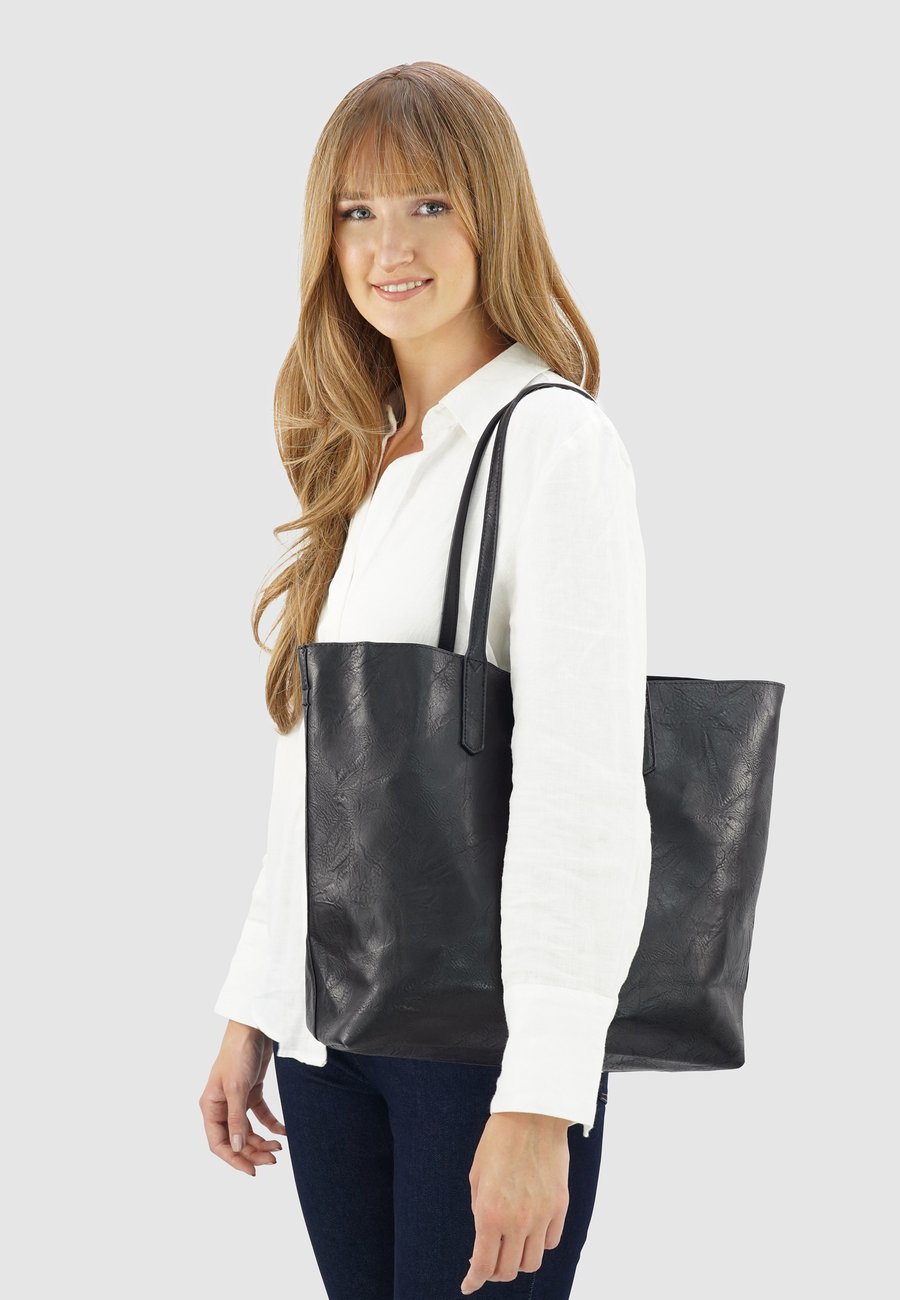 Сумка-шоппер Harpa SHOPPER, Eclipse Black/Black
Сумка-шоппер Harpa SHOPPER, Eclipse Black/Black