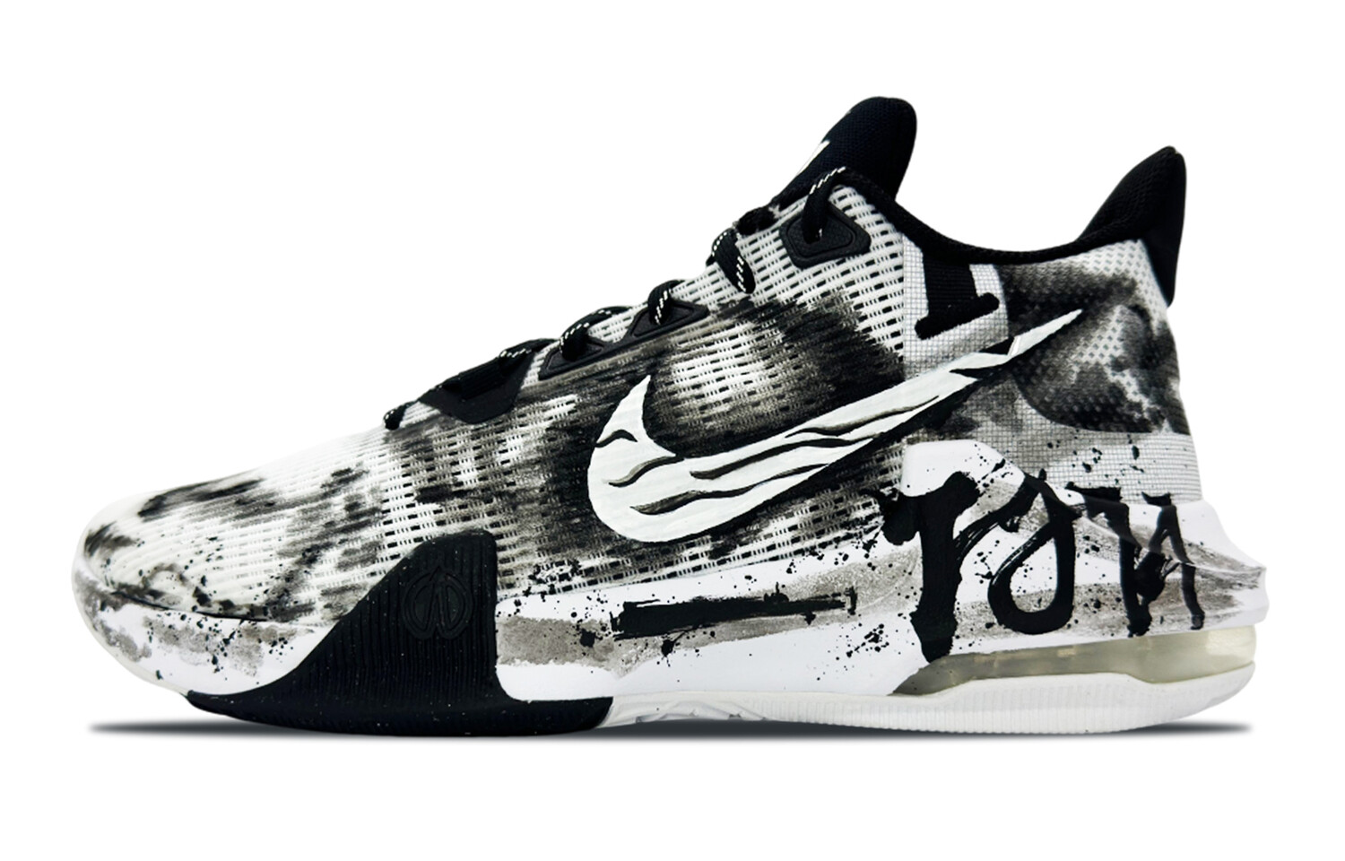 Баскетбольные кроссовки Air Max Impact 3 мужские с низким верхом черного/белого цвета Nike
Баскетбольные кроссовки Air Max Impact 3 мужские с низким верхом черного/белого цвета Nike